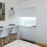 Teny Apartment With Balcony And Private Parking Apartamento *