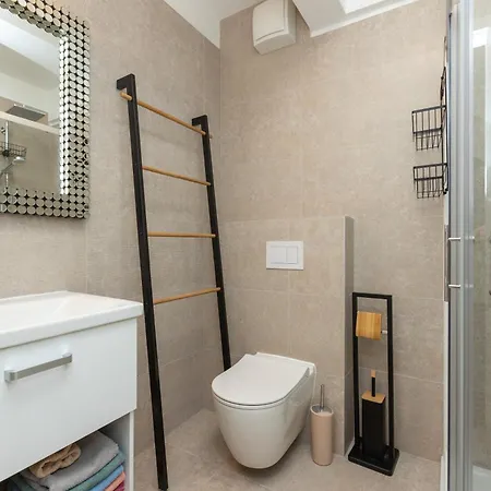 Teny With Balcony And Private Parking 公寓 *